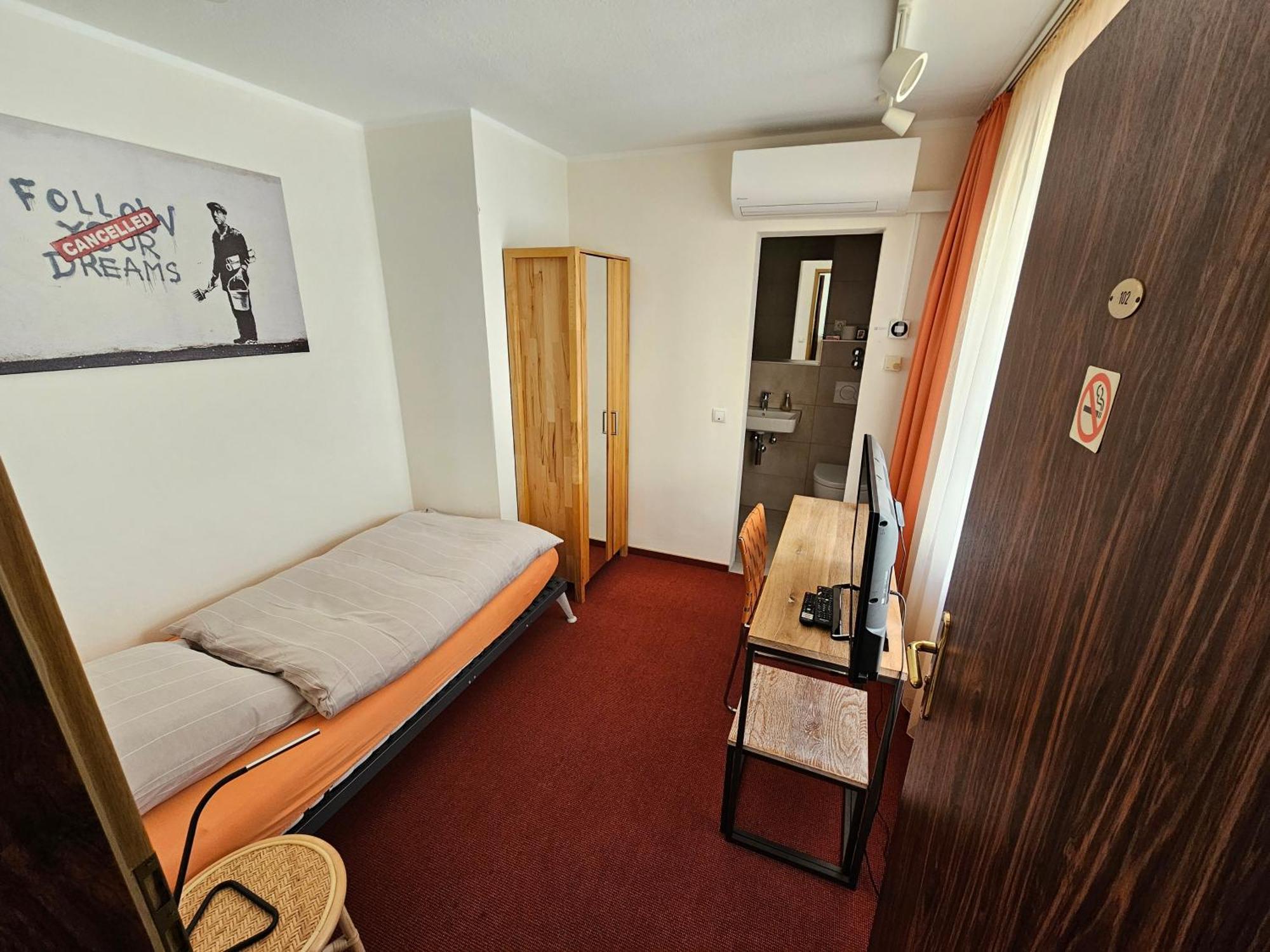 Hotel Donnersberg Darmstadt Bagian luar foto